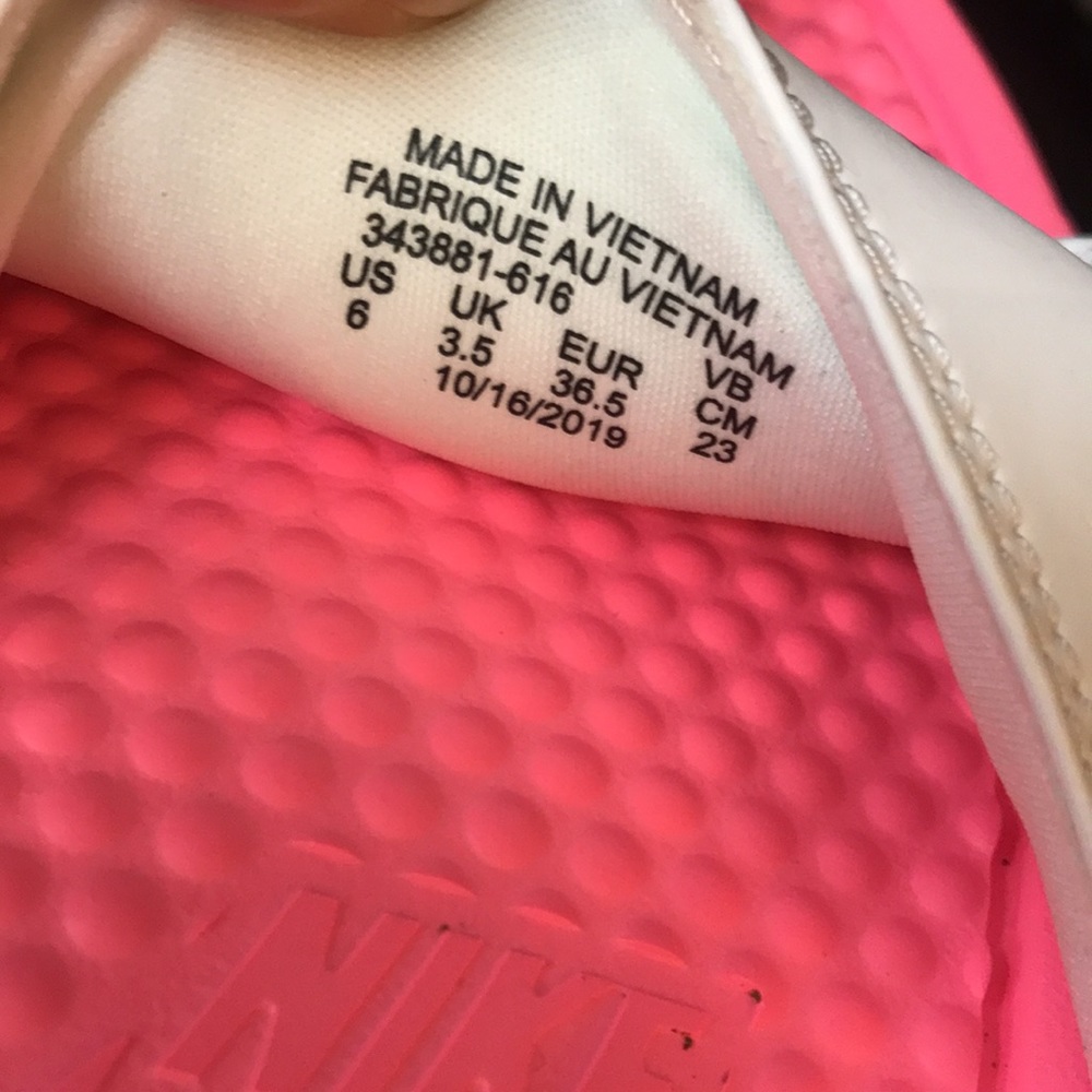 Nike Women’s Benassi Just Do It Slides Sandal - Picture 7 of 8